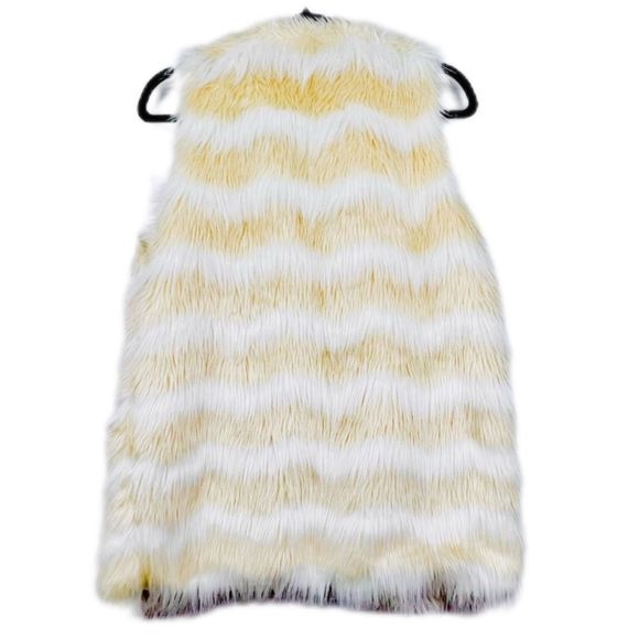 Faux Fur Vest w/ pockets size M - Picture 3 of 5